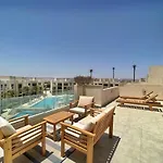 Radiant & Ravishing 2 Bdr Mangroovy Free Beach & Pool Access