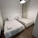 Two Bedroom Apartment With Pool Access In Sholan1