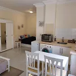 Cozy/Comfy Studio At Intercontinental Area