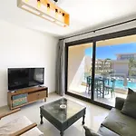 Refreshed & Uplifted 2 Bdr G Cribs