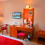 Hawaii Riviera Aqua Park Resort - Families And Couples Only