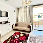 Cozy Studio G-Cribs