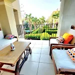 Stunning Pool View 1Bed Private Beach Access, Veranda Sahl Hasheesh