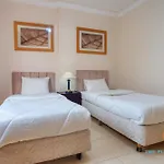 Spacious & Stunning 3 Bedroom Apartment !