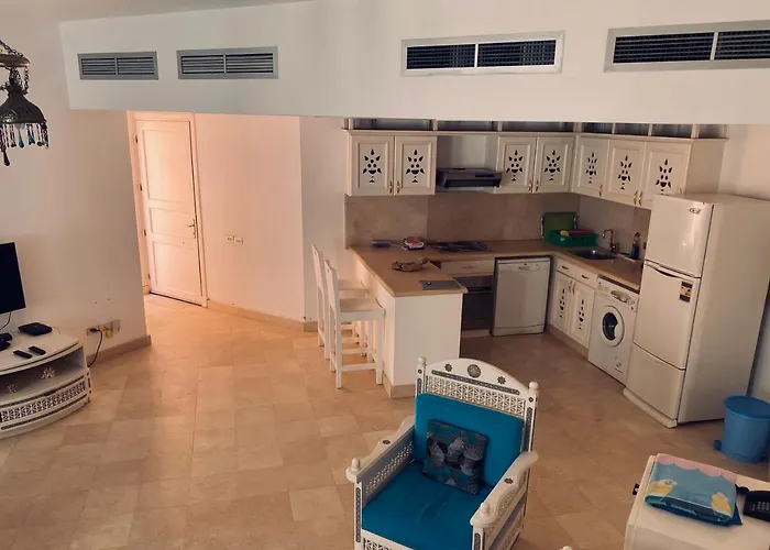 Abutig Marina One Bedroom Apartment