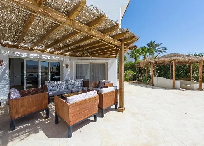 Beautiful 4 Bedroom White Villa With Heated Pool