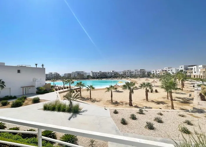 Plain & Pearly 3 Bdr Swan Lake El Gouna