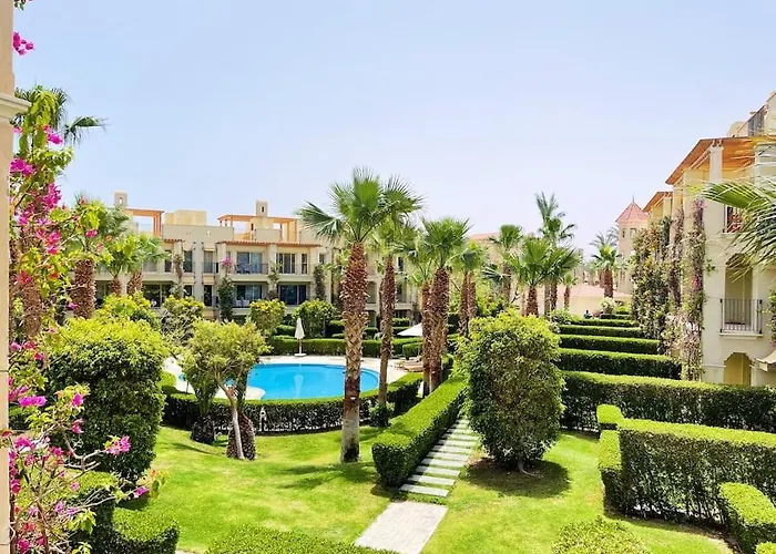 Stunning Pool View 1Bed Private Beach Access, Veranda Sahl Hasheesh
