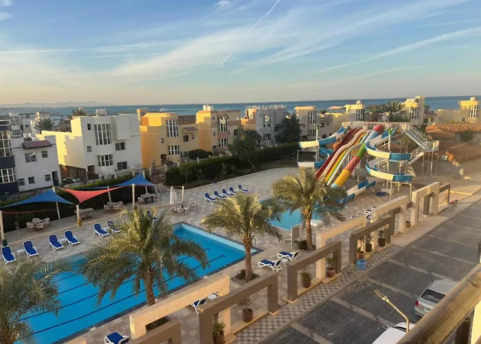 2 Bedroom Apartment With Beautiful View In Fanadir Bay
