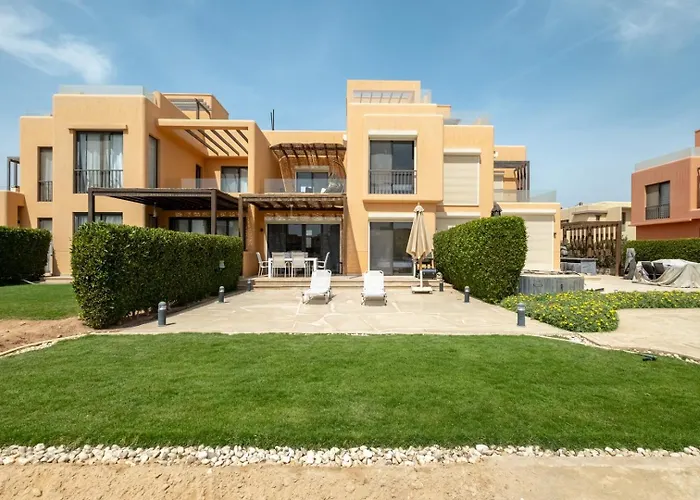 Spacious Townhouse Retreat