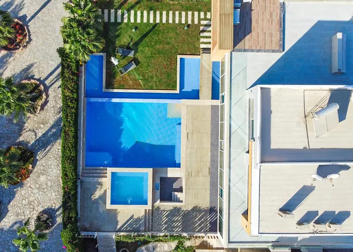 Dana\'S Luxury Villa And Holiday Home