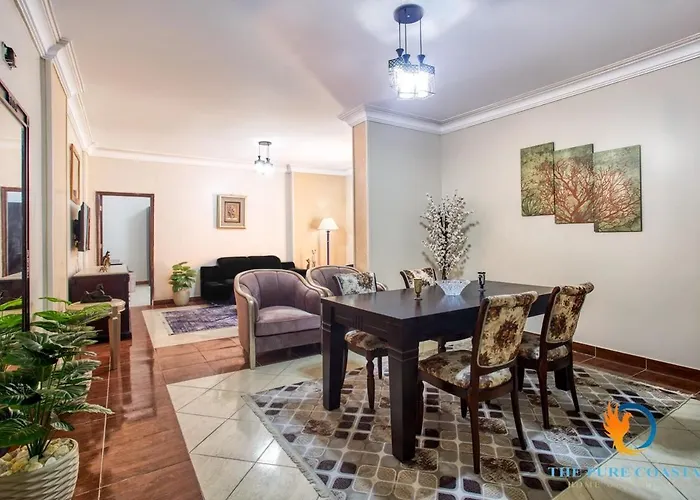Spacious & Stunning 3 Bedroom Apartment !