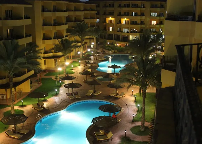 Pool View Apartment At British Resort - Unit 02