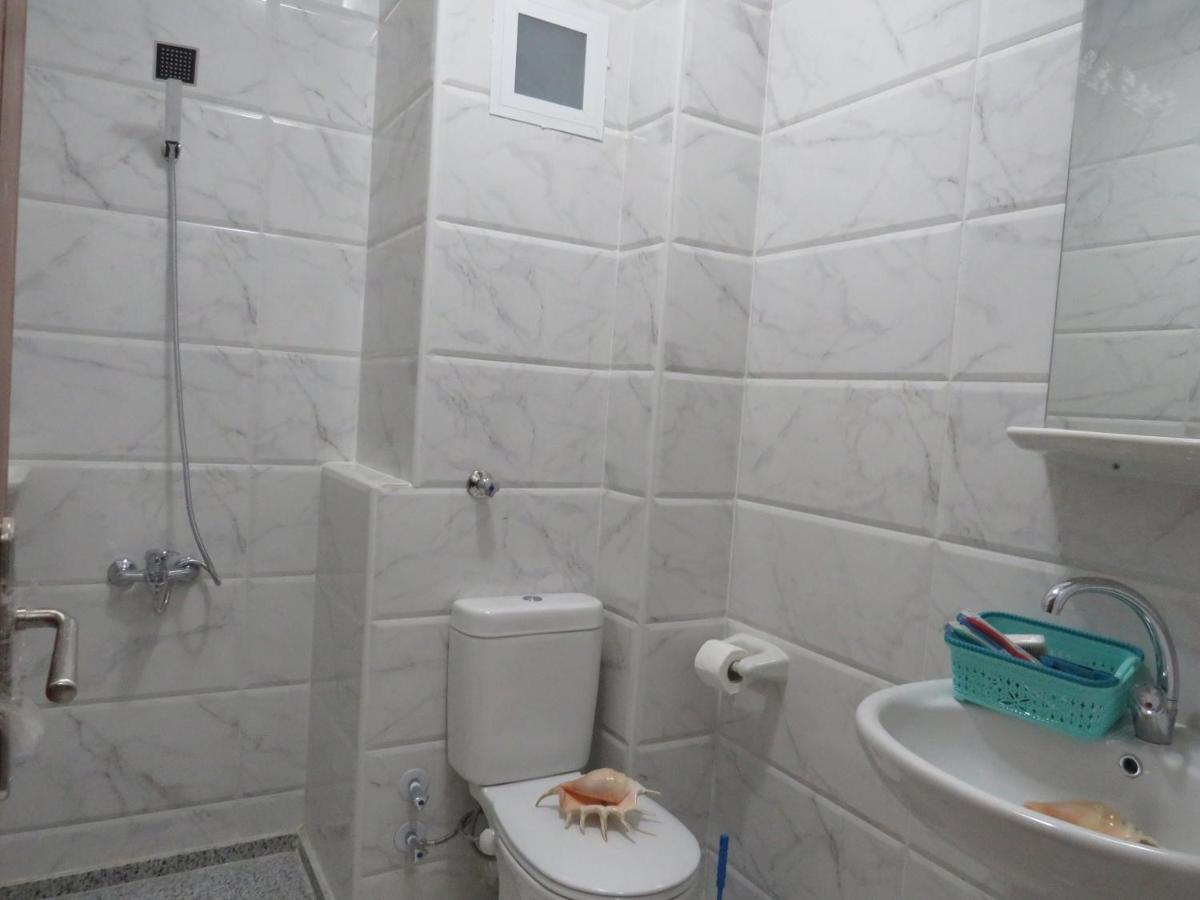 Apartment Donatella Near The Sea Redsealine