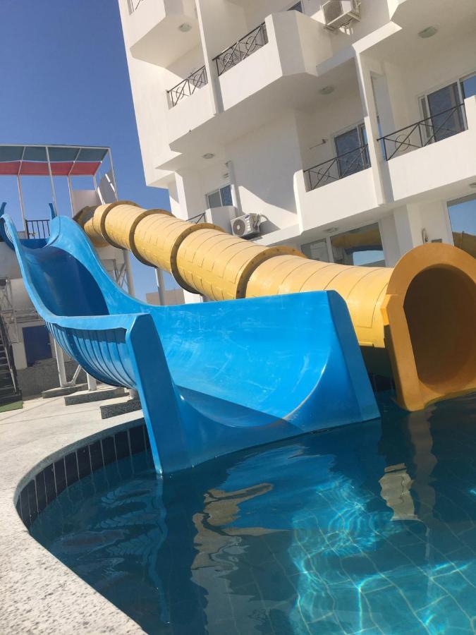 Apartment Donatella Near The Sea Redsealine