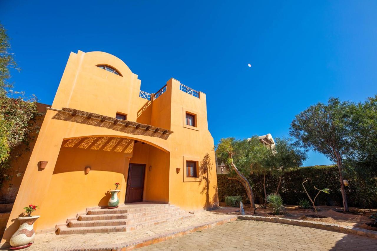 Charming Lagoon With Pool Egyptian Style -sabina 117 Pousada Hurghada
