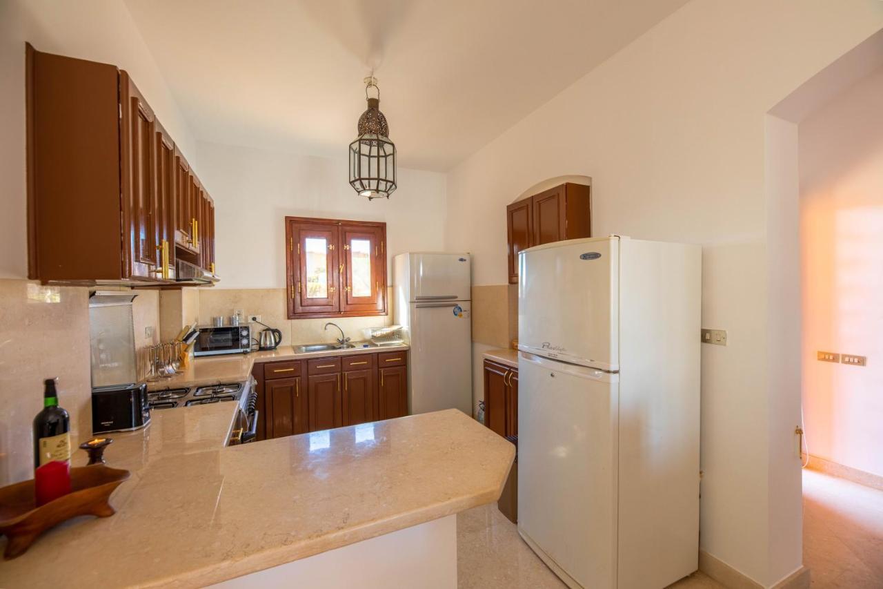Charming Lagoon With Pool Egyptian Style -sabina 117 Pousada Hurghada