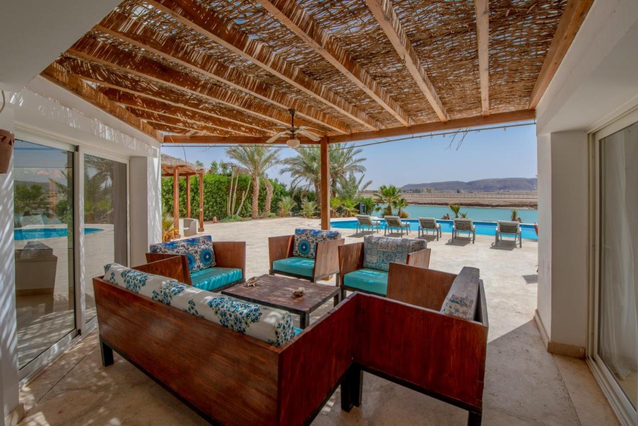 Beautiful 4 Bedroom White With Heated Pool Hurghada