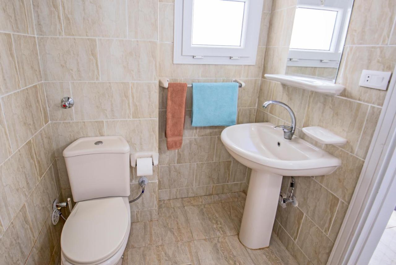 Pool View Near El Gouna With Floor Balcony & Kitchen Apartment Hurghada