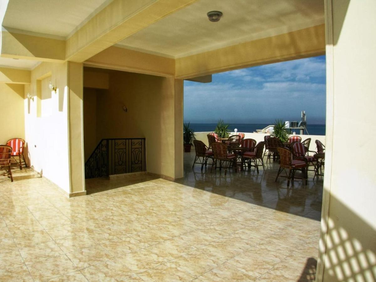 Hotel Luxor 2*