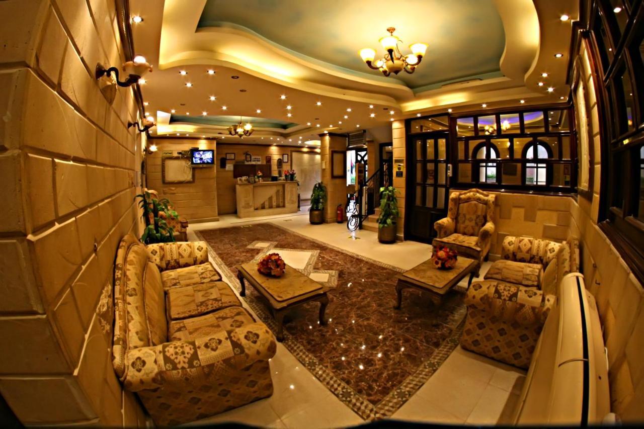 Hotel Luxor 2*