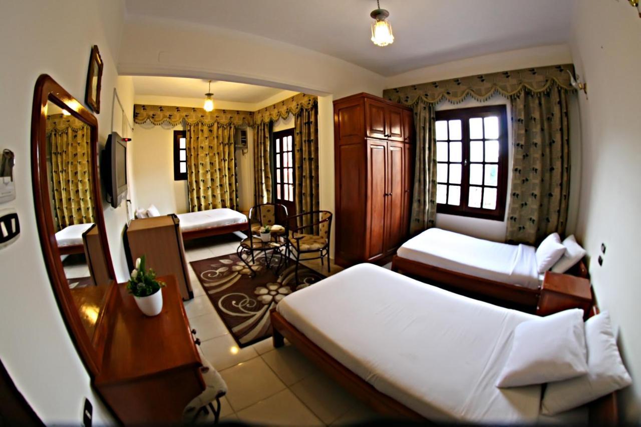 Hotel Luxor 2*