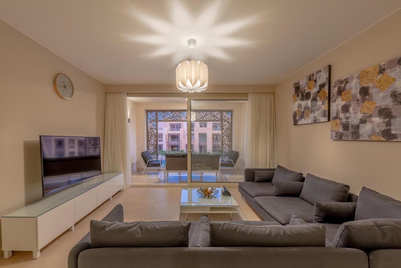 Mangroovy 2 Bedroom Sea View Apartment, Pool &