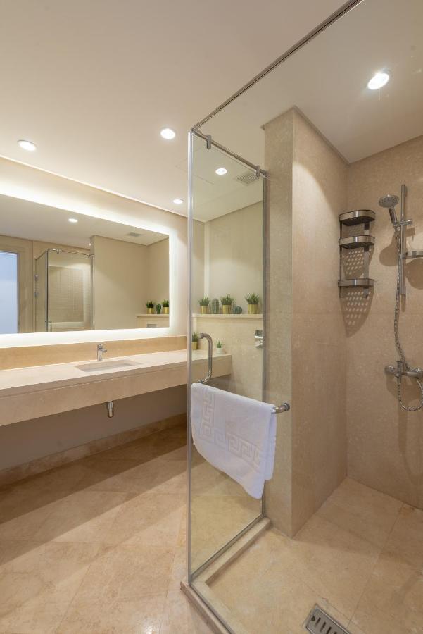 Apartment Mangroovy 2 Bedroom Sea View Apartment, Pool &