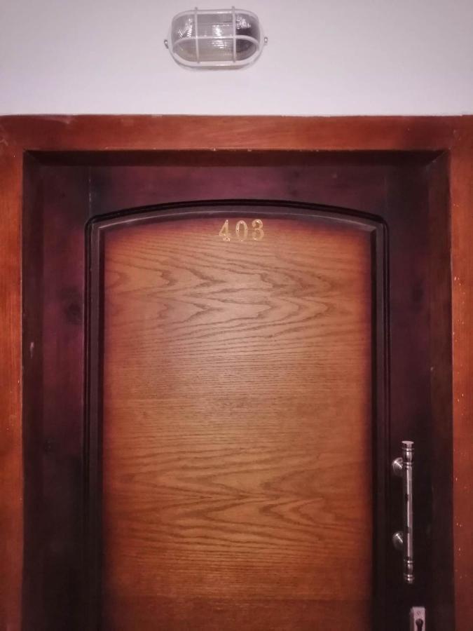 403 A Apartment *