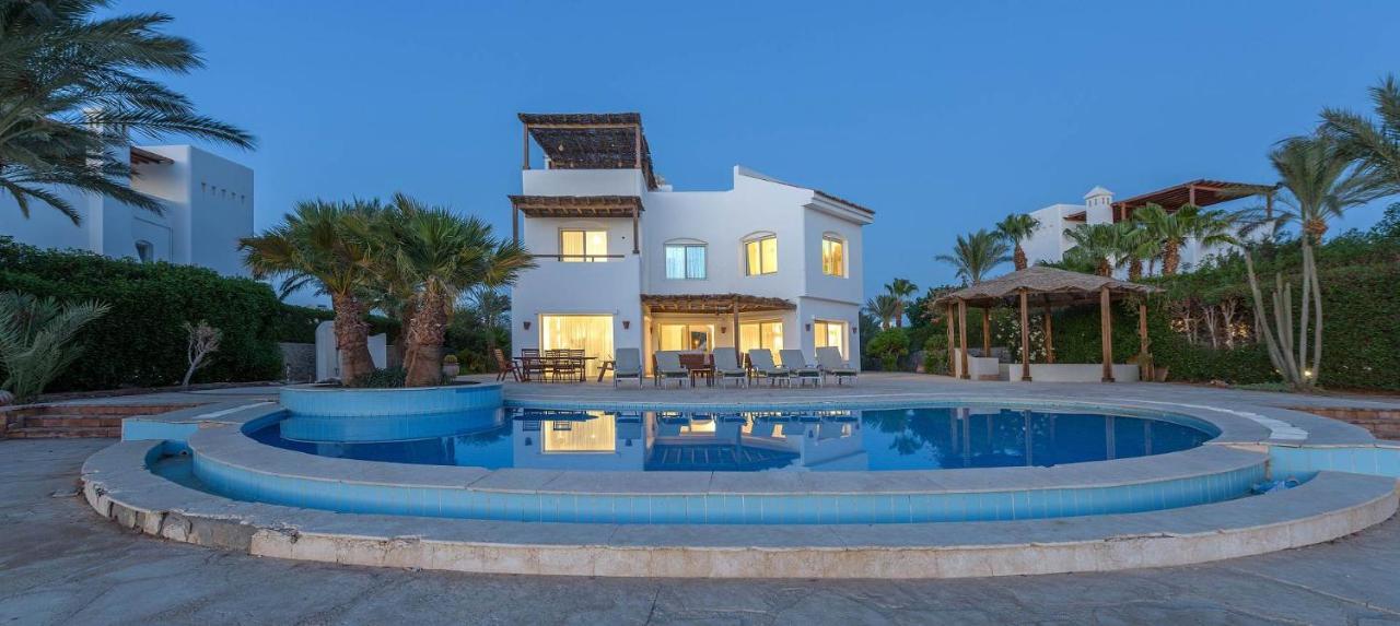 Beautiful 4 Bedroom White With Heated Pool * Hurghada