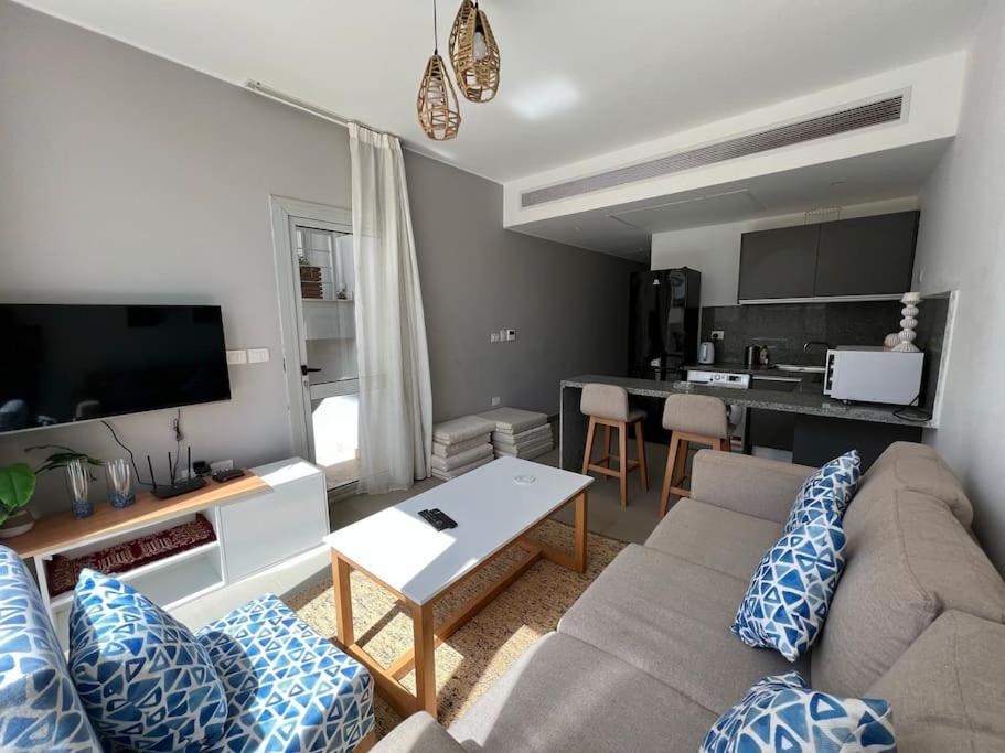 Two Bedroom With Pool Access In Sholan1 Apartment *