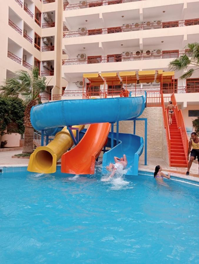 Empire Aqua Park 3*