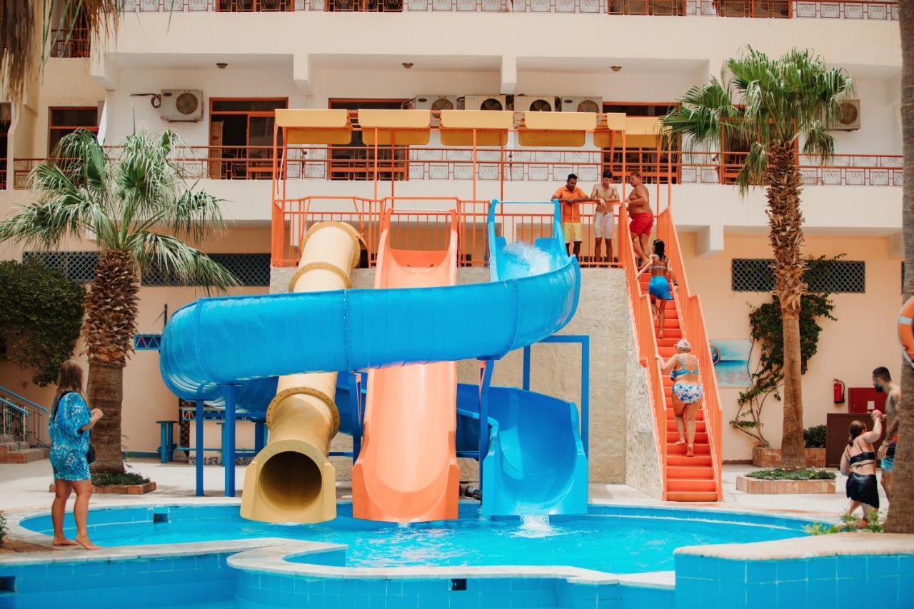 Empire Aqua Park 3*