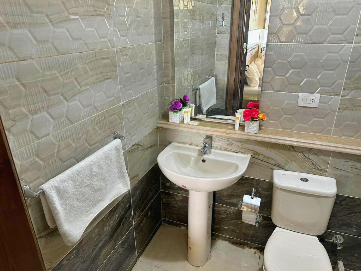 Hotel Moon Suites 4*