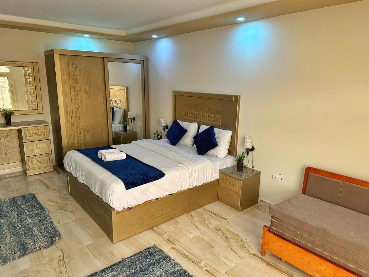 Moon Suites 4*
