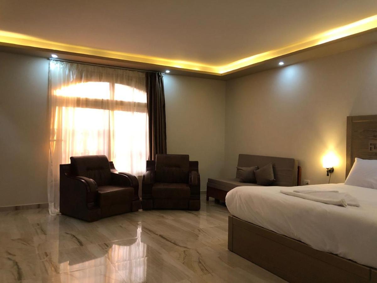 Moon Suites 4*