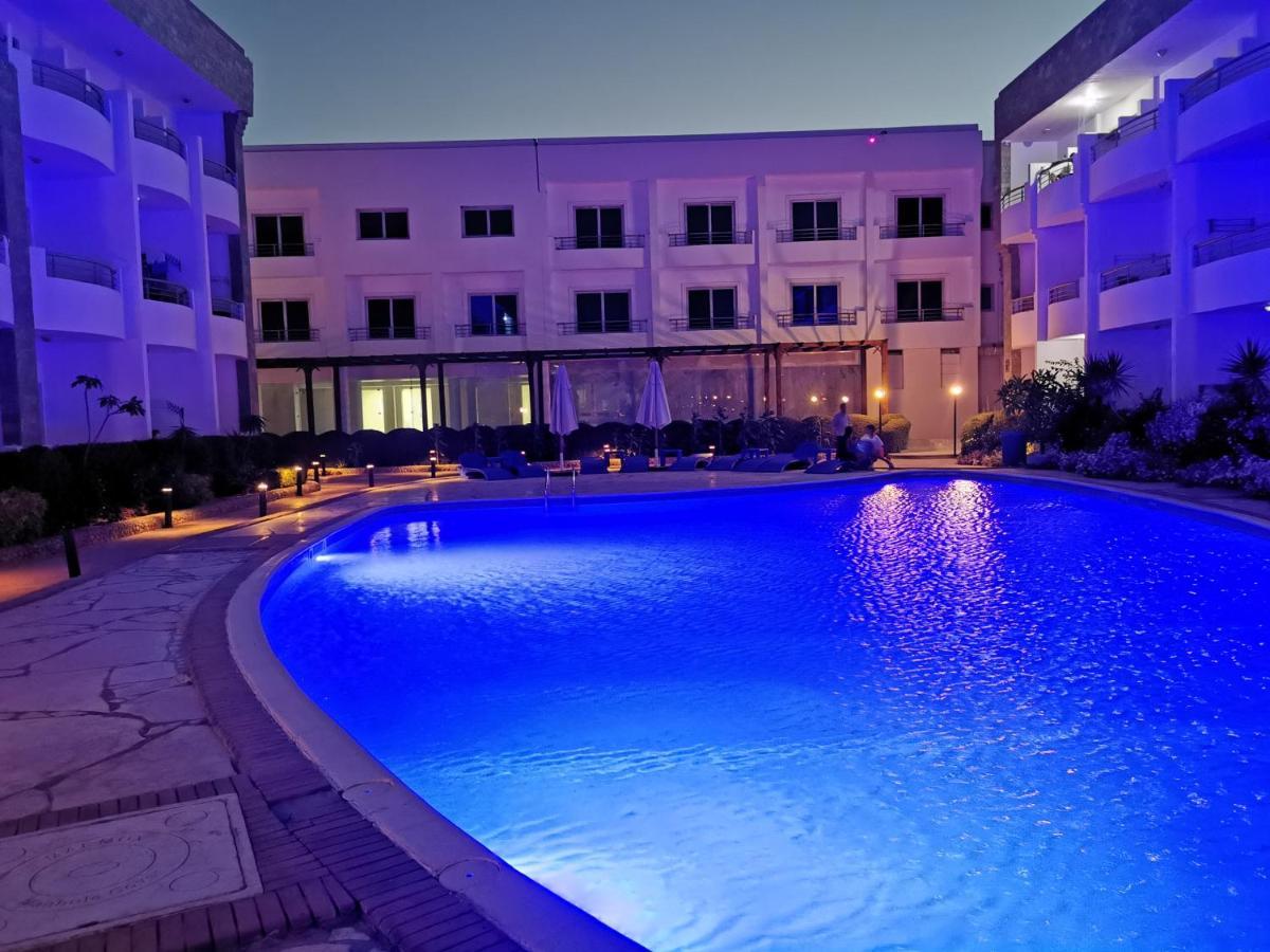 Cecelia Hurghada