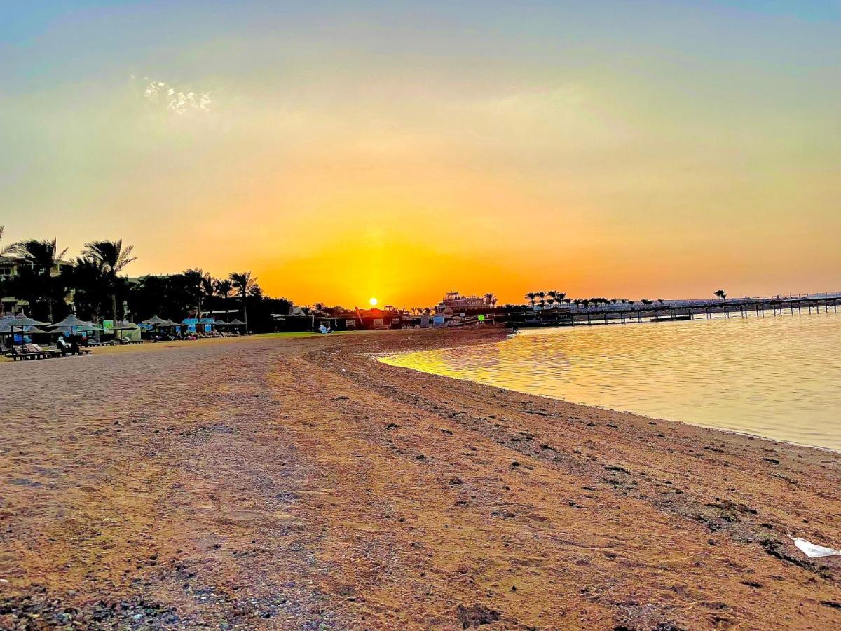 Floor Premier View In Red Sea Aparthotel Hurghada