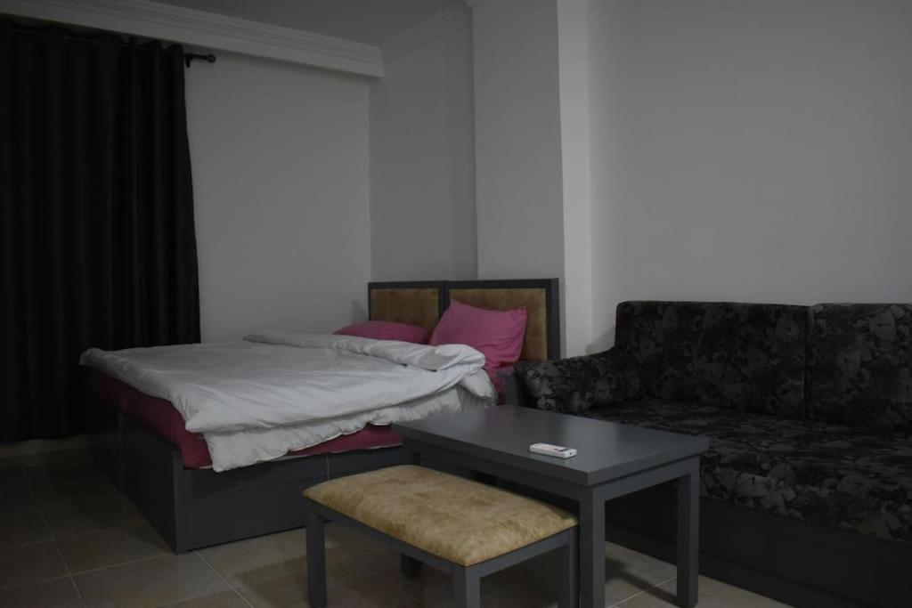 In Sheraton Plaza 203 Apartment *