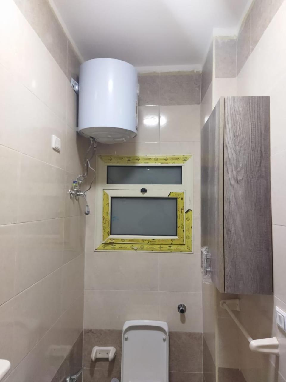 Apartment 3 *