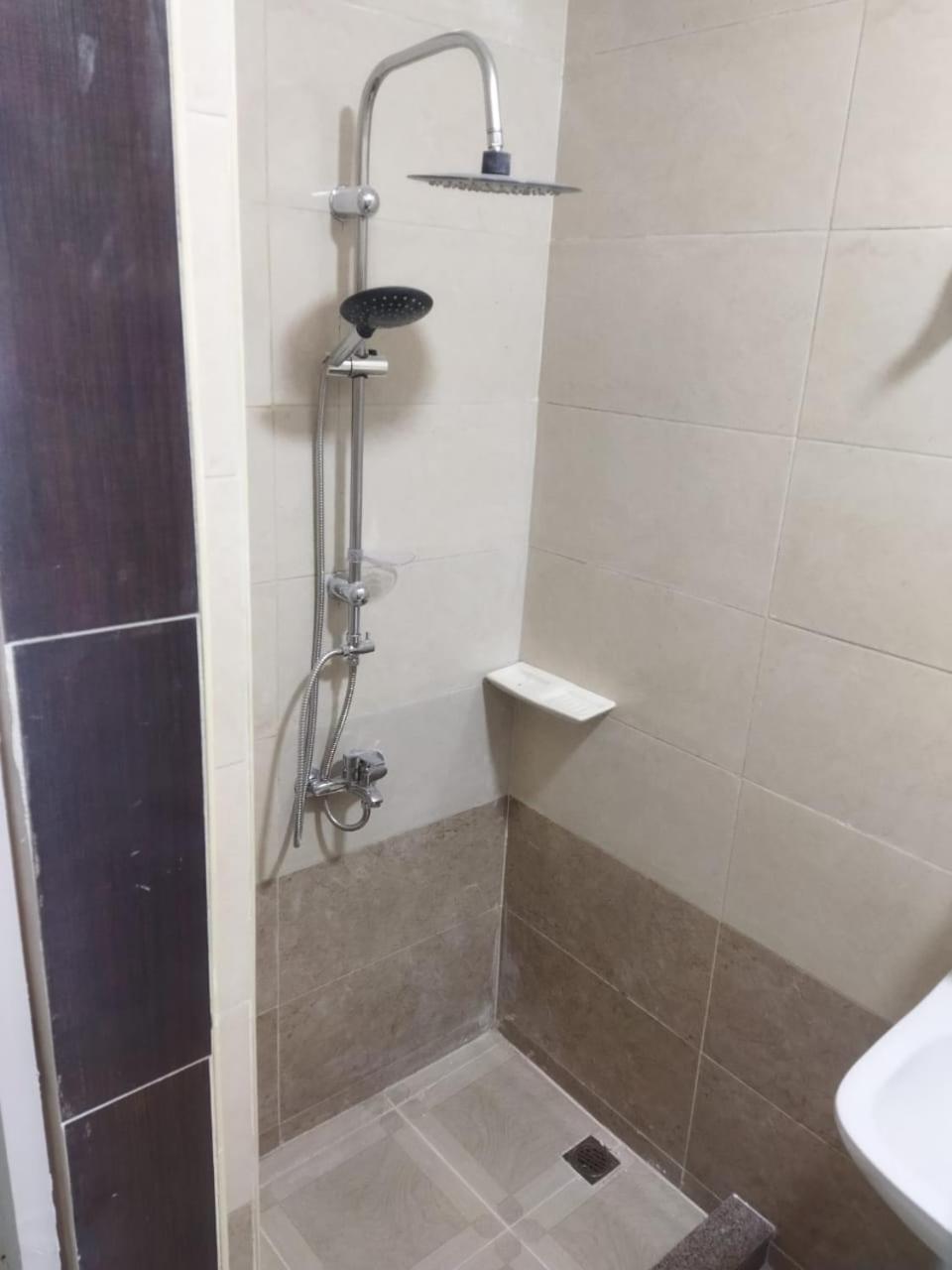 Apartment 3 *