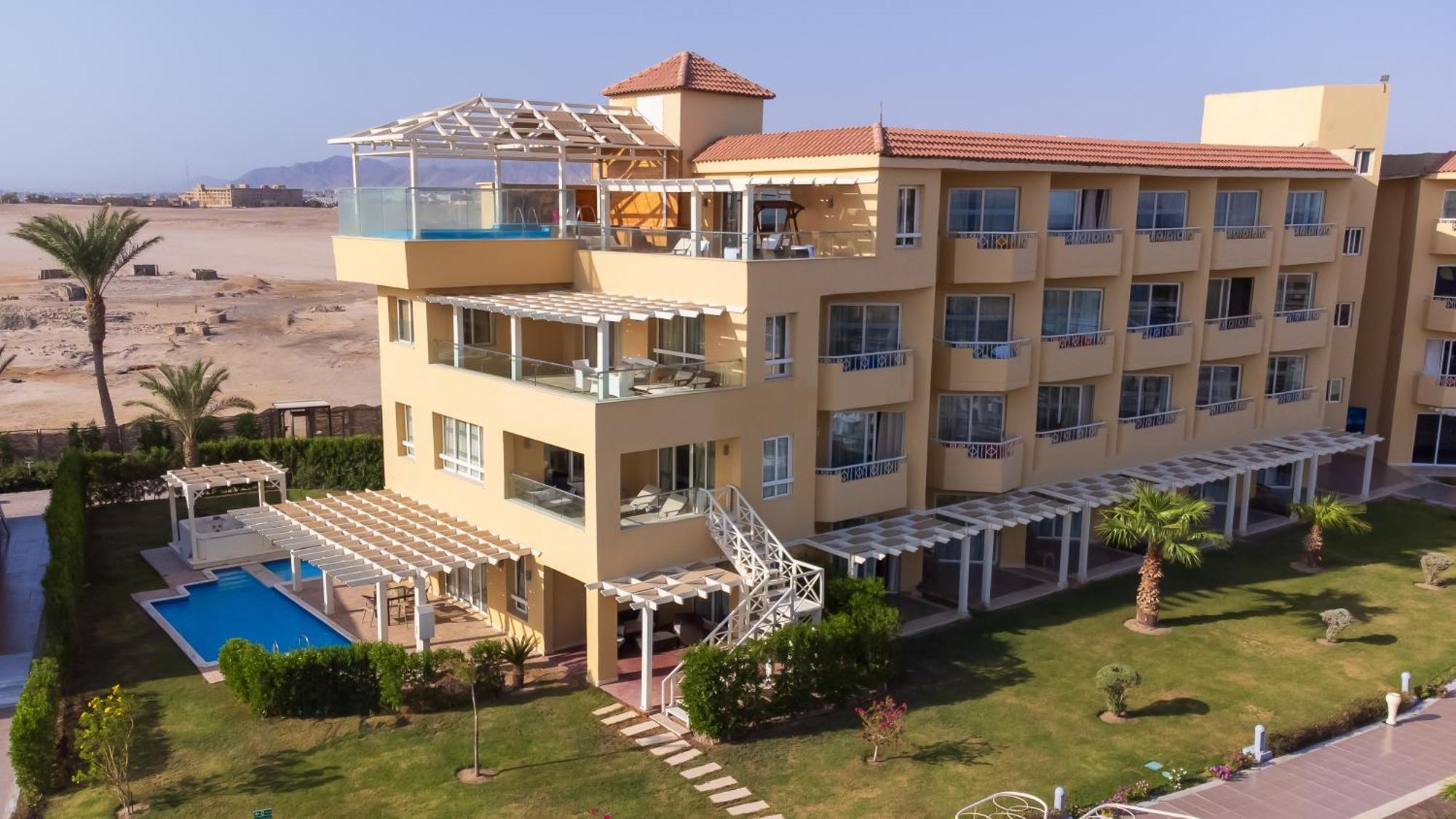 Amwaj Club Abu Soma 4*