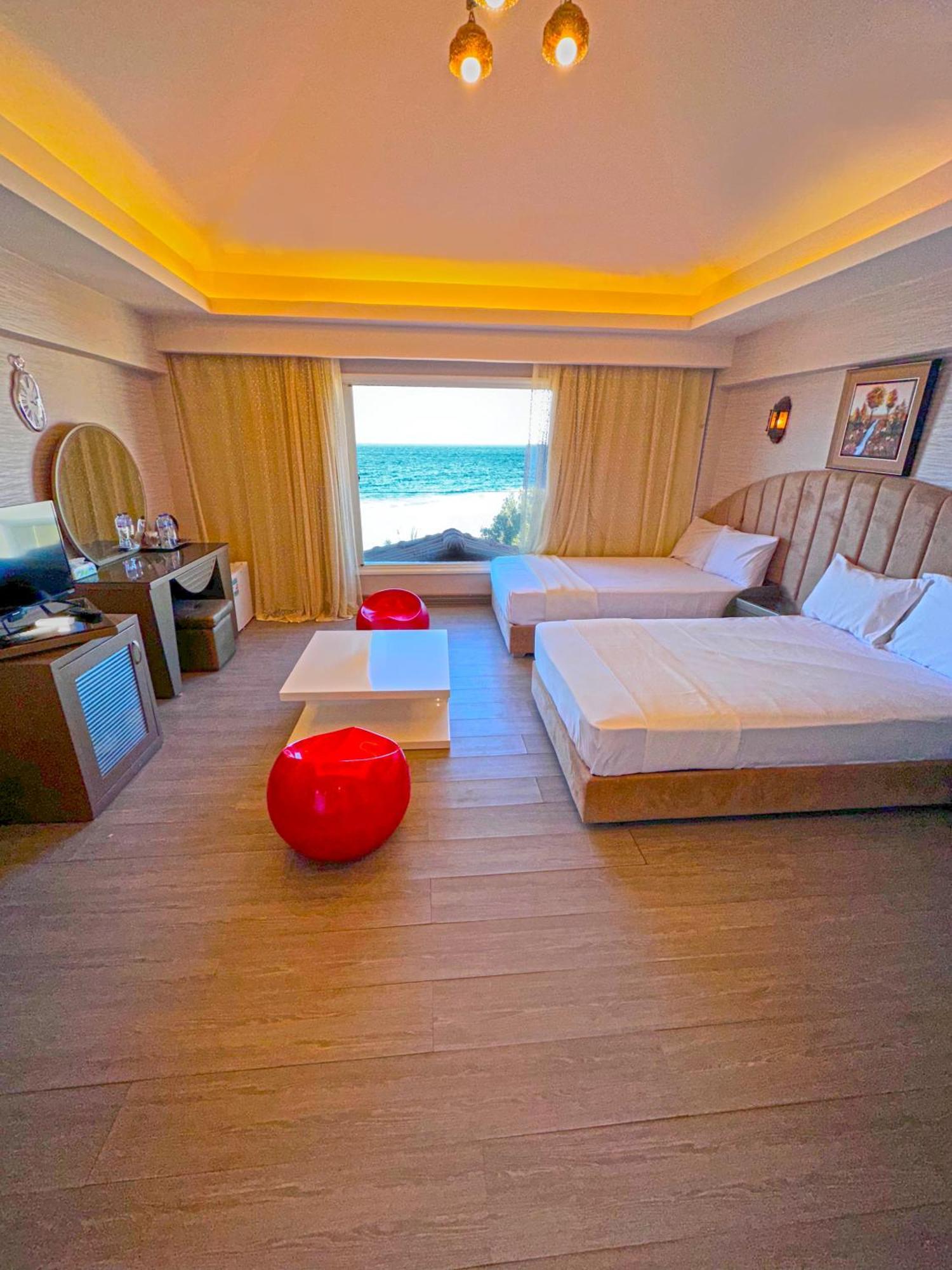 Pousada Luxury Seafront Pool - 3 Stories & Roof Floor - Master Bedrooms
