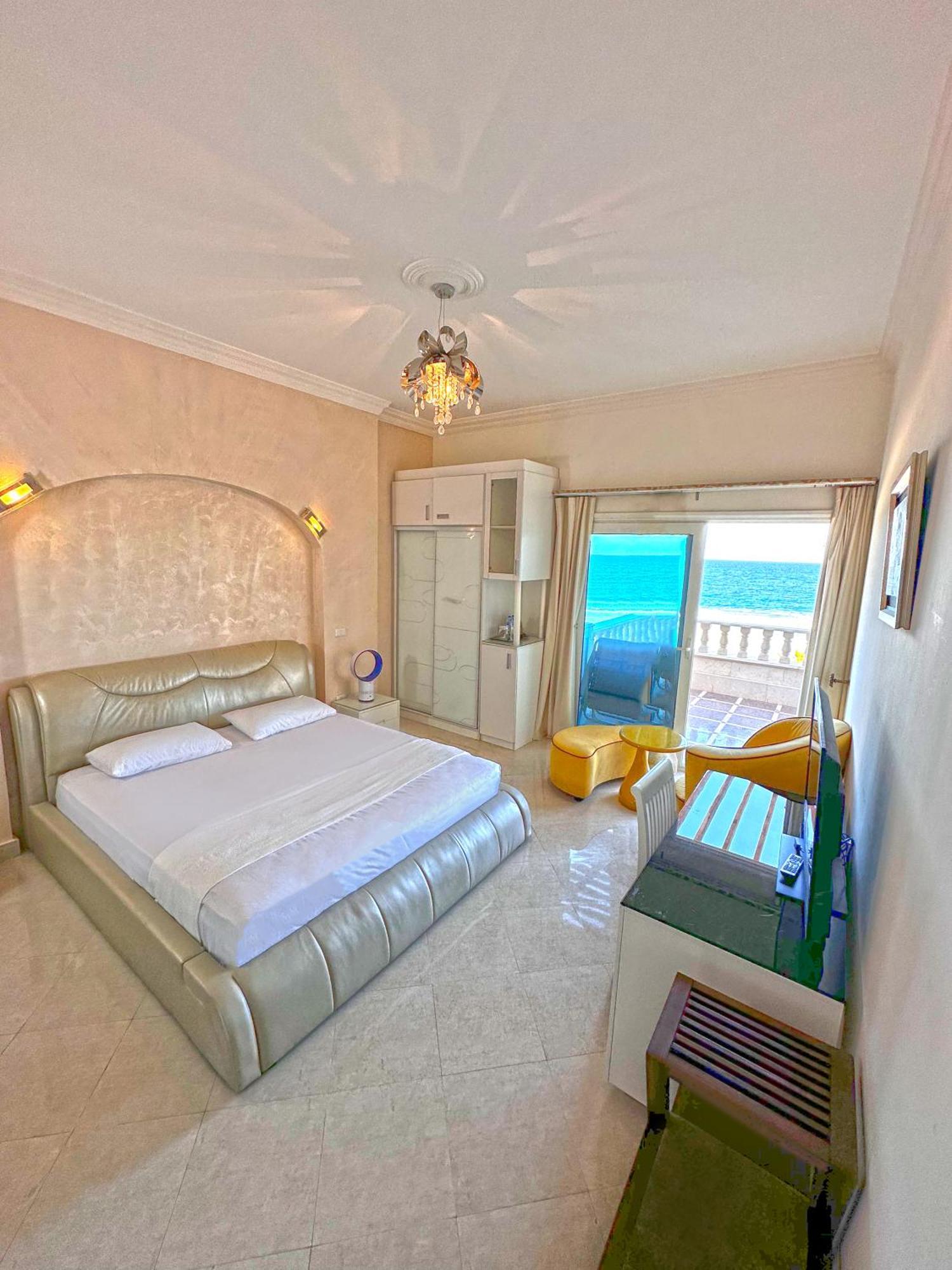 Pousada Luxury Seafront Pool - 3 Stories & Roof Floor - Master Bedrooms