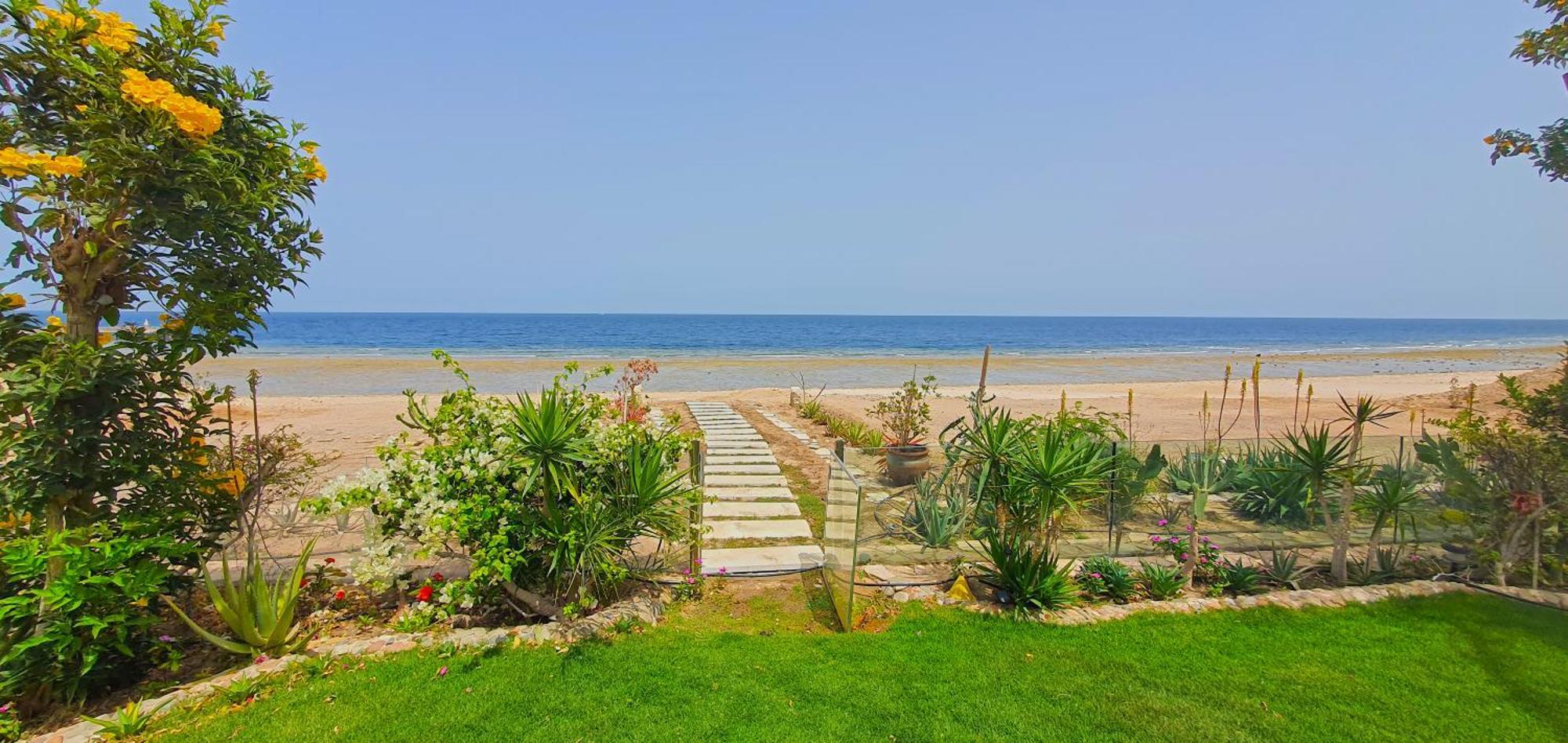 Luxury Seafront Pool - 3 Stories & Roof Floor - Master Bedrooms Pousada Hurghada