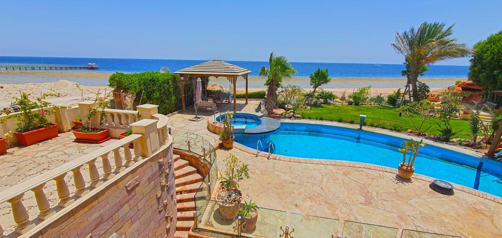 Pousada Luxury Seafront Pool - 3 Stories & Roof Floor - Master Bedrooms