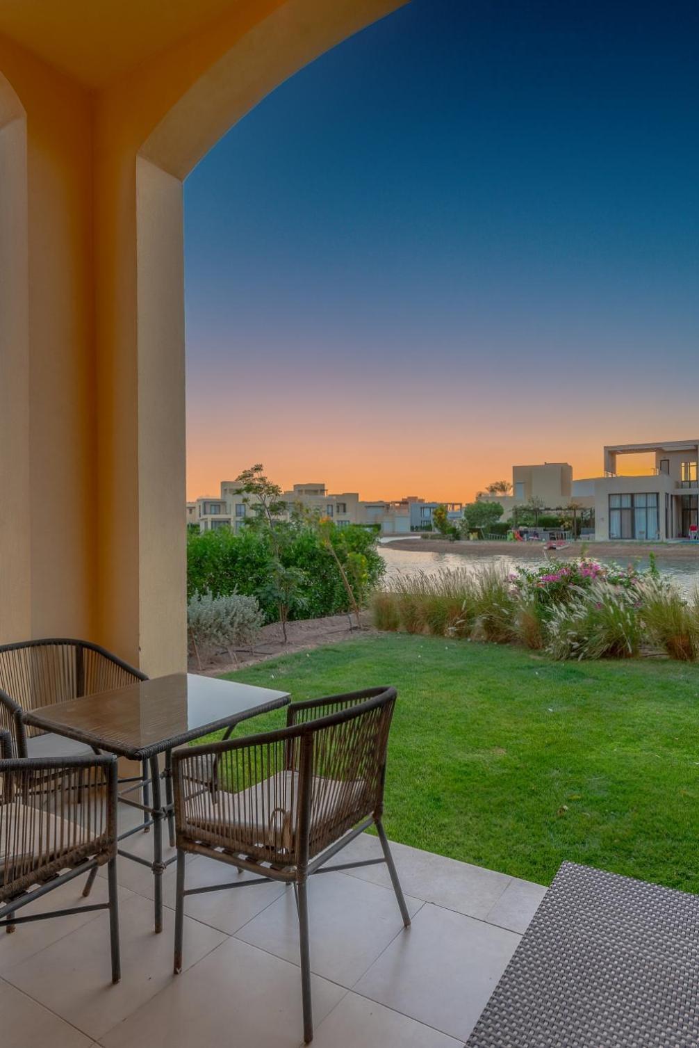 New! 2br Duplex In Tawila, Gouna Private Jacuzzi, Garden, Lagoon & Pool Apartment