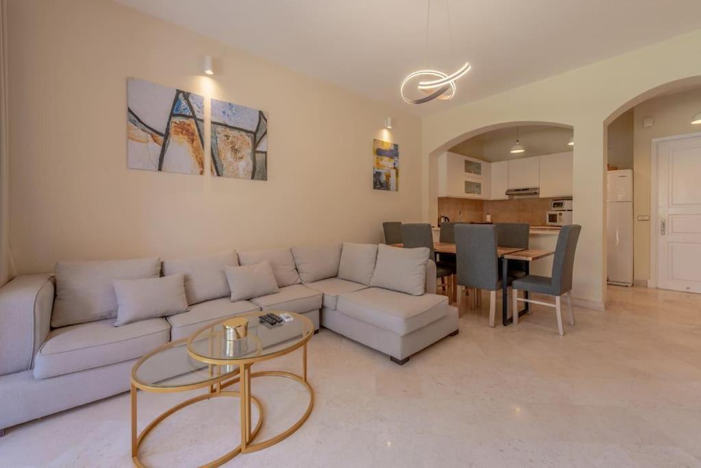Ferienhaus Gorgeous 3br Townhouse In South Marina. Pool View Hurghada