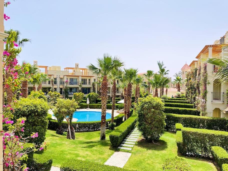 Stunning Pool View 1bed Private Access, Veranda Sahl Hasheesh Apartment