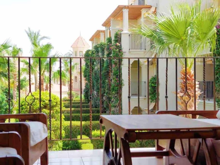Stunning Pool View 1bed Private Access, Veranda Sahl Hasheesh Apartment *